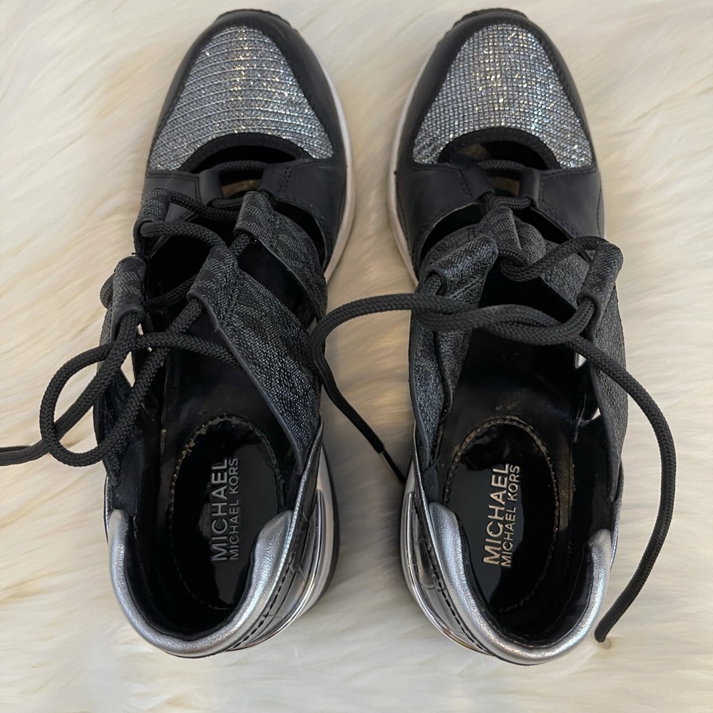 michael kors sneakers size 6
